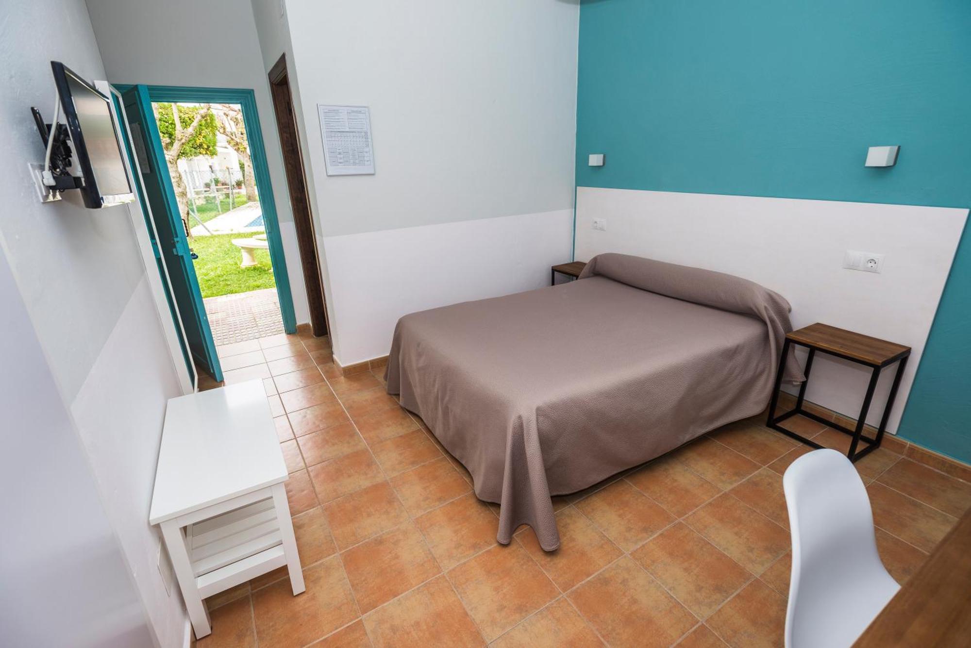 Hostal Las Cumbres Коніль-де-ла-Фронтера Екстер'єр фото