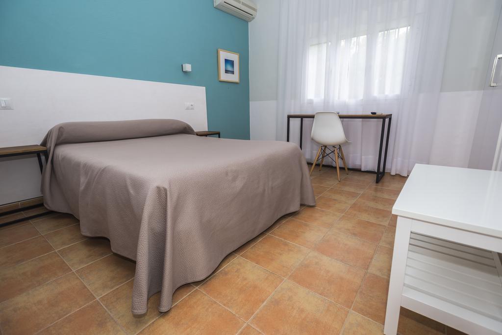 Hostal Las Cumbres Коніль-де-ла-Фронтера Екстер'єр фото
