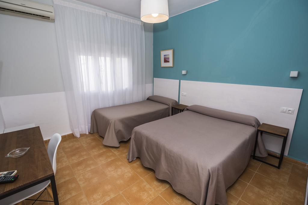 Hostal Las Cumbres Коніль-де-ла-Фронтера Екстер'єр фото